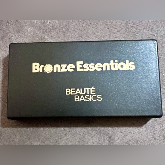BRONZE ESSENTIALS Beauté Basics - Picture 2 of 3